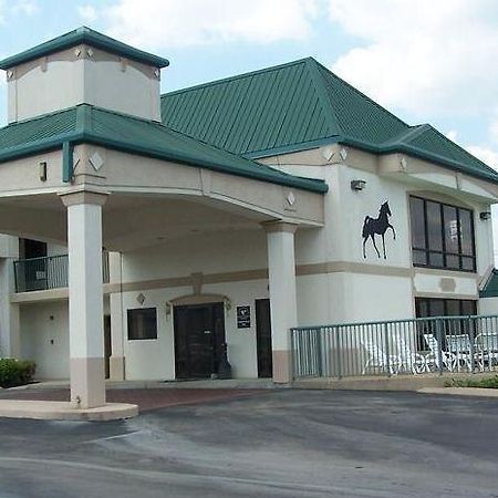 Celebration Inn Lewisburg Exterior photo